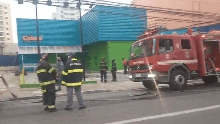 Loja da Cobasi em São Bernardo pega fogo e pássaros morrem