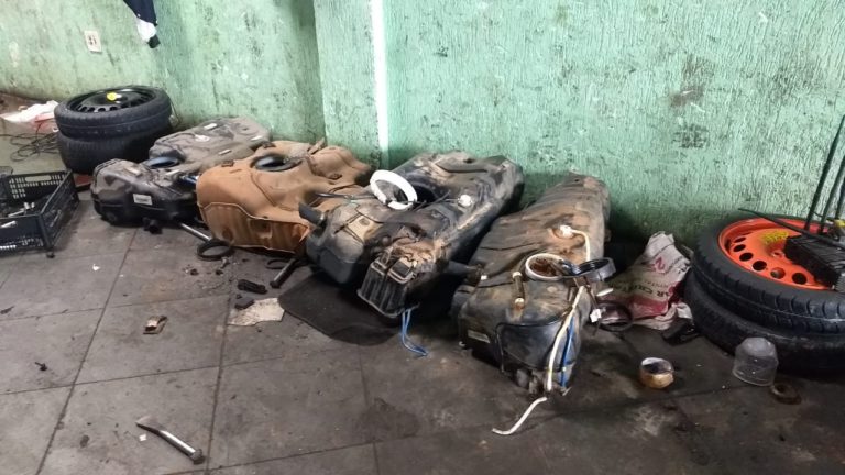 Polícia Militar localiza desmanche de veículos, em Santo André