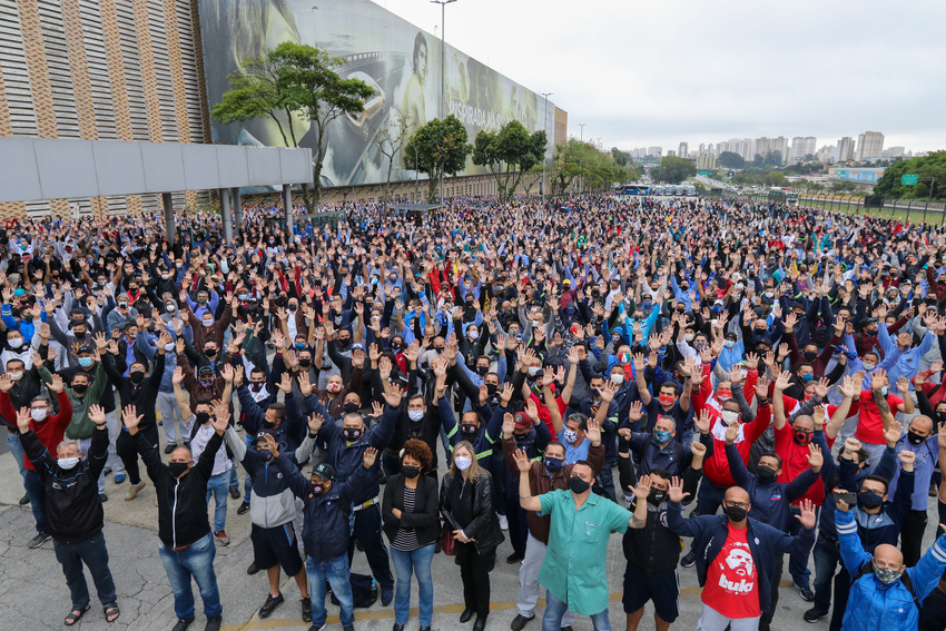 Trabalhadores aprovam proposta da Volks de estabilidade no emprego por 5 anos