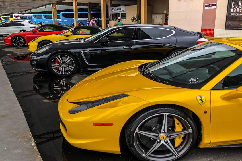 Primeiro clube de carros esportivos de luxo do ABCD completa um ano