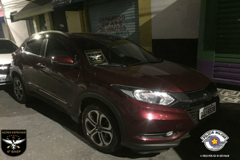 Após cerco policial, ladrões perdem controle de carro e são presos em Sto.André