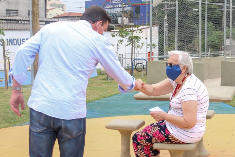 Em campanha, Prefeito Orlando Morando percorre ruas do Rudge