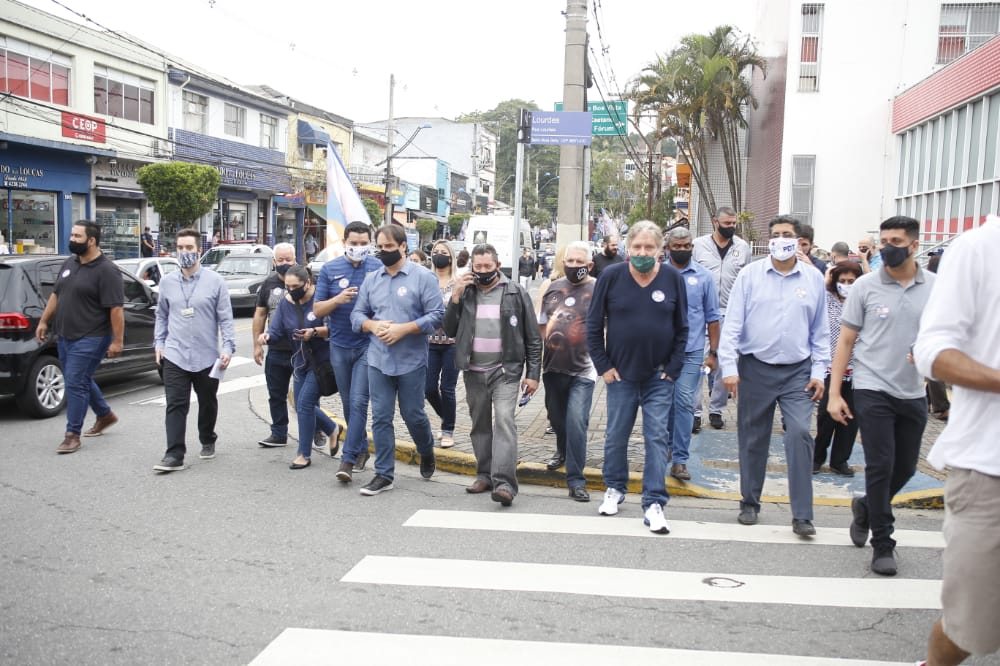 Fabio Palacio e Saul Klein fazem caminhada da Rua Visconde de Inhaúma