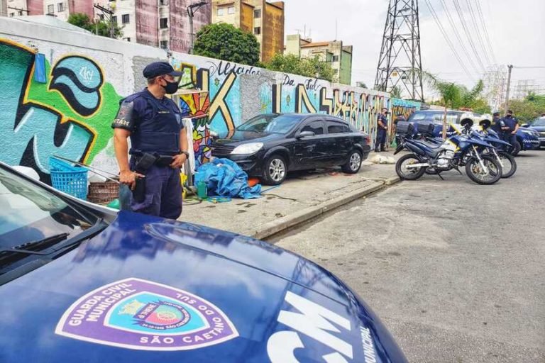 Em fuga, bandido bate o carro em muro e é preso pela GCM de S.Caetano