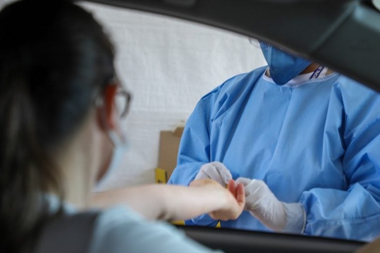 São Caetano inicia testagem contra covid-19 nos moradores a partir de 45 anos