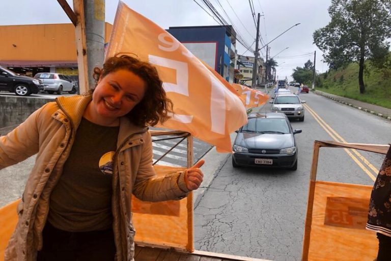 Vanessa Damo participa de carreata com mais de 100 veículos em Mauá