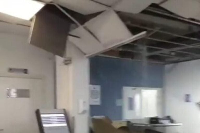 Chuva provoca queda do forro no hospital Maria Braido de S.Caetano; Veja vídeo
