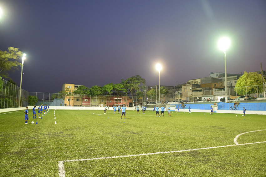 Lauro Michels entrega revitalização do campo do Albatroz