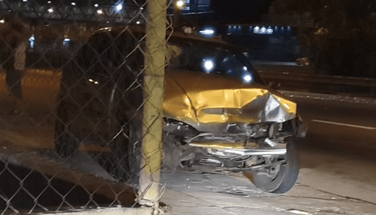 Motorista sem habilitação colide com 2 carros e 3 pessoas se ferem em Sto.André