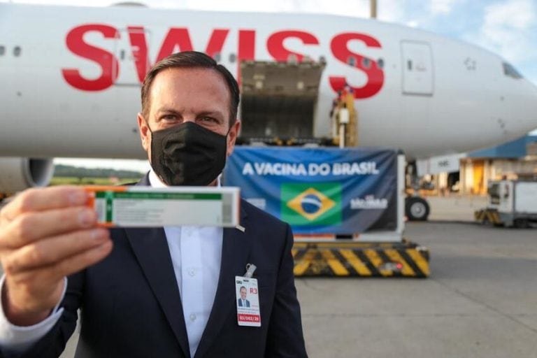 Governador Doria recebe um milhão de doses da Coronavac
