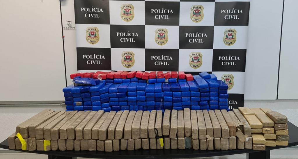 Deic de São Bernardo prende traficante e apreende 400 tijolos de maconha