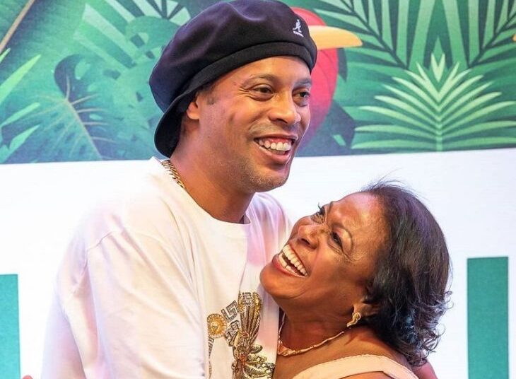 Mãe de Ronaldinho Gaúcho morre de Covid aos 71 anos