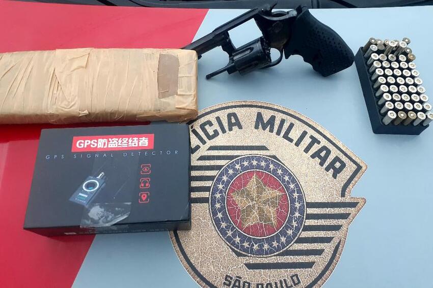 Em SBC, PM acha maconha na geladeira e arma no berço após agressão a mulher