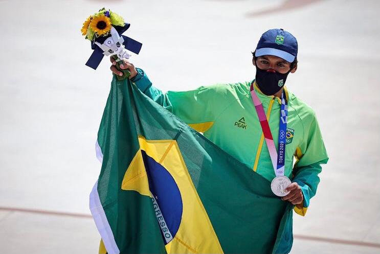 Skate garante medalha na estreia como esporte olímpico