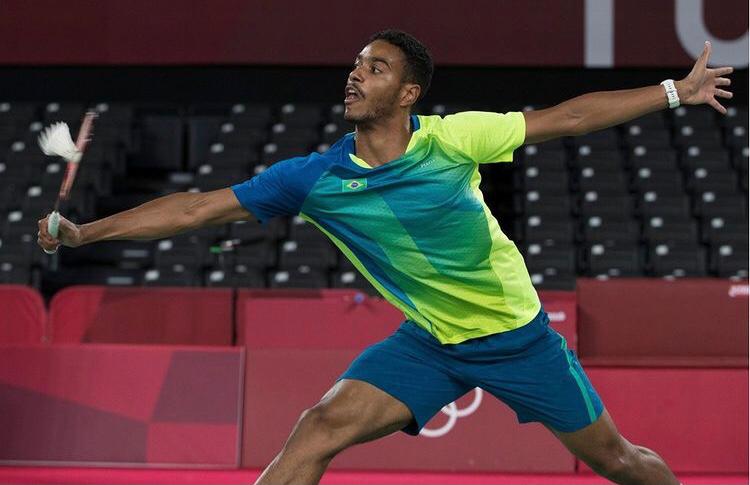 Jogador de badminton brasileiro faz história em Tóquio