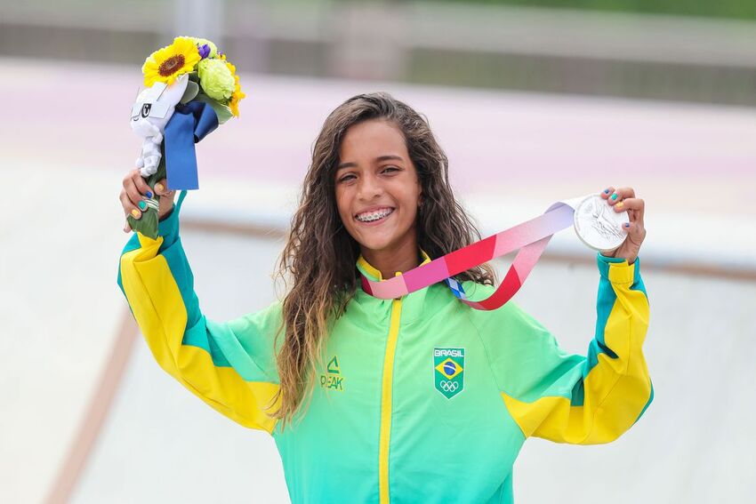 Rayssa Leal, a Fadinha, fatura prata no skate street em Tóquio