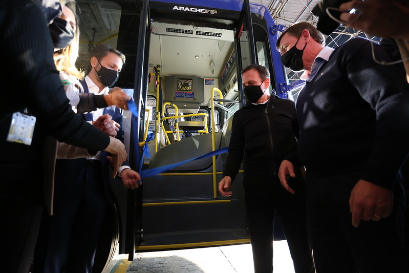 Doria anuncia AME e Lucy Montoro de São Bernardo e entrega 116 ônibus