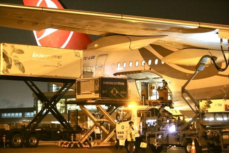SP recebe mais 2 milhões de doses prontas da vacina do Butantan