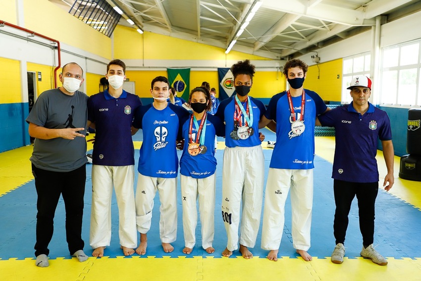 Taekwondo realiza tour europeu e traz 11 medalhas para São Caetano