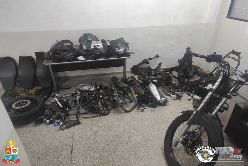 motos desmontadas em desmanche clandestino de diadema