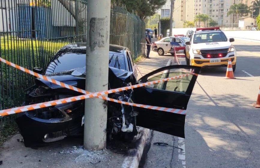 Em S.Caetano, rapaz colide com poste e morre na avenida Guido Aliberti