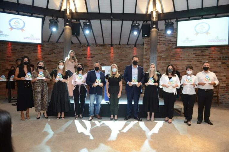 empresários premiados com selo solidariedade