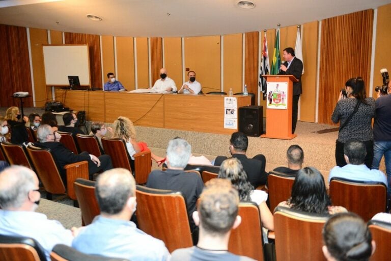 prefeito orlando morando na câmara