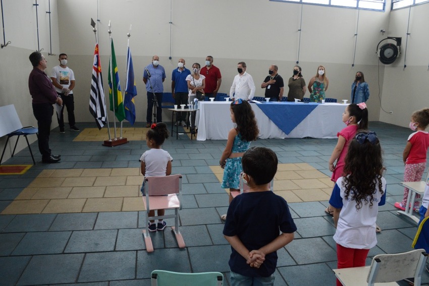 claudinho na escola