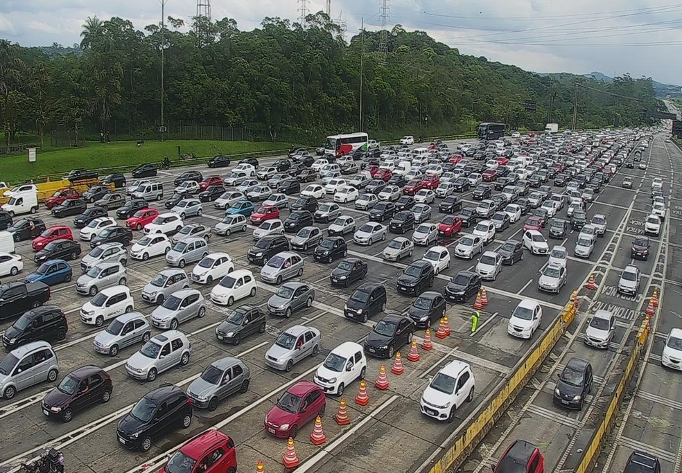 Com Imigrantes congestionada, Anchieta é melhor opção para ir ao litoral