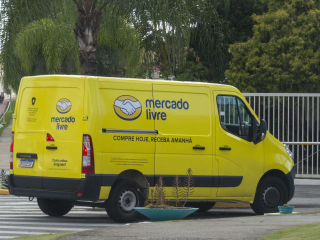 Trio é preso após roubar carro de entrega do Mercado Livre em Sto.André