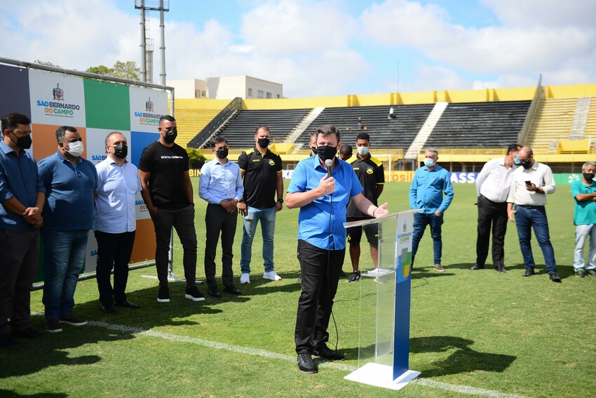 Prefeito Orlando Morando assina concessão do Estádio 1º de Maio