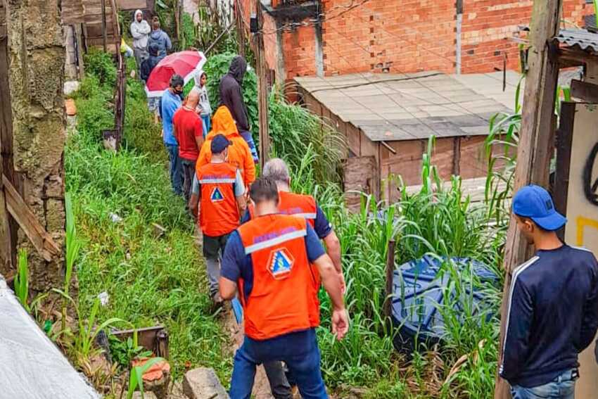 Defesa Civil de Santo André interdita 191 imóveis em áreas de risco