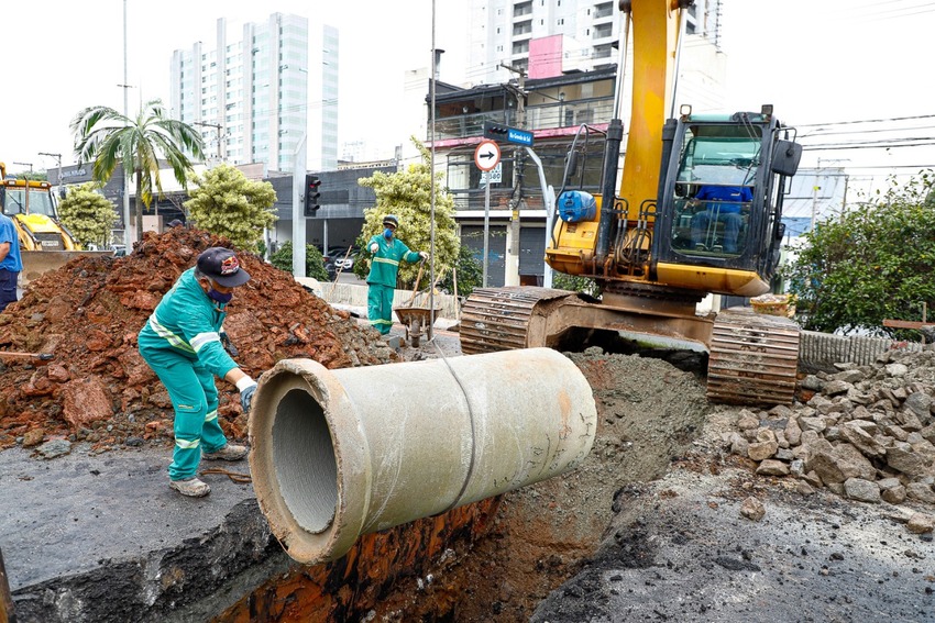 obras na avenida goiás