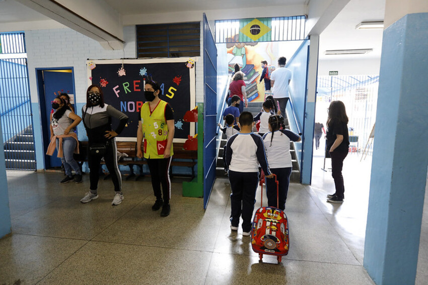 alunos em escola de diadema