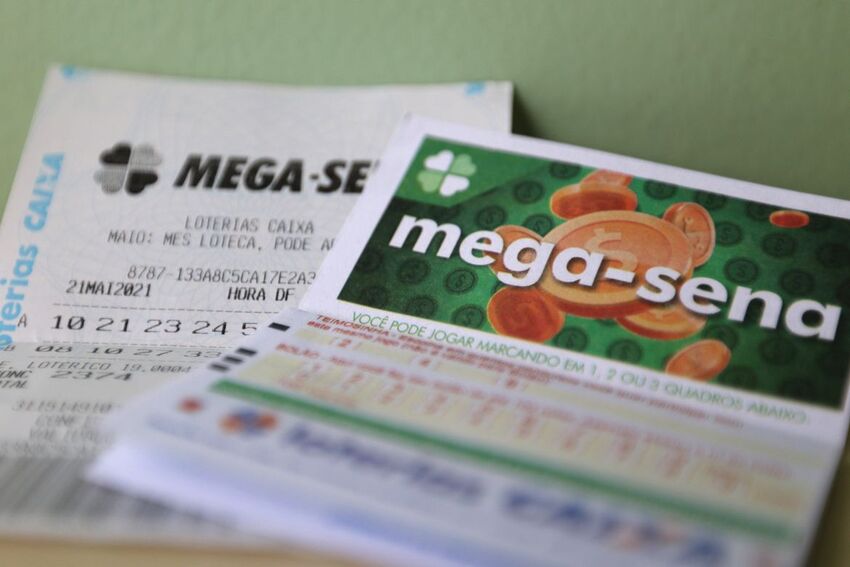 Bilhetes de aposta da mega-sena.