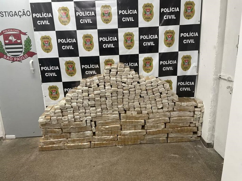 Em Diadema, 500 tijolos de maconha são encontrados em caminhão