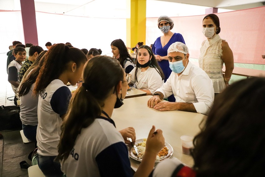 S.Caetano retoma programa Almoço na Escola com adesão de 14 mil alunos