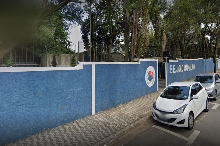 Alunos protestam contra aluno por assédio em escola estadual de S.Bernardo