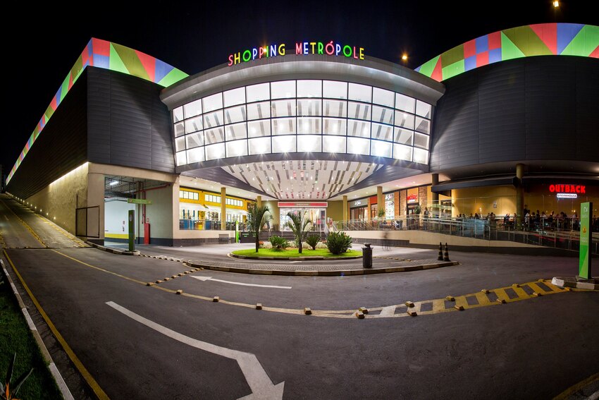 Em S.Bernardo, ladrões invadem Shopping Metrópole e roubam joalheria