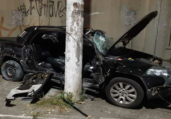 Em S.Bernardo, passageiro de carro fica preso em ferragens e é resgatado