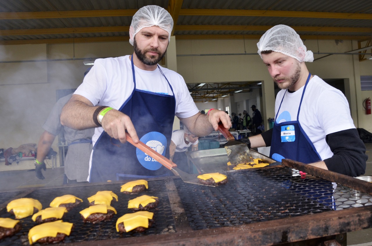 Hamburgada do Bem chega à terceira edição em Santo André