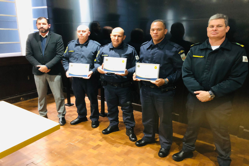 GCMs estouram desmanche de motos em S.Bernardo e são homenageados