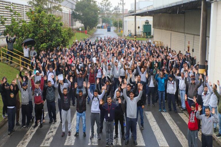 trabalhadores da Toyota