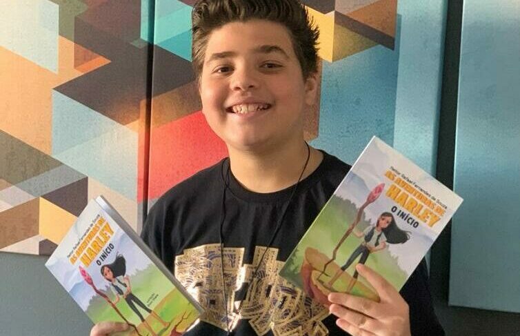 escritor Heitor e seu livros