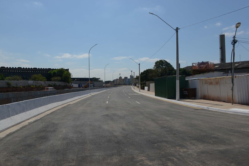 trecho da nova Marginal Ribeirão dos Couros