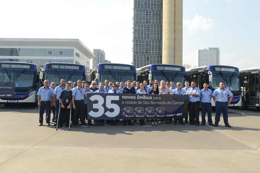 entrega de 35 ônibus novos em São Bernardo