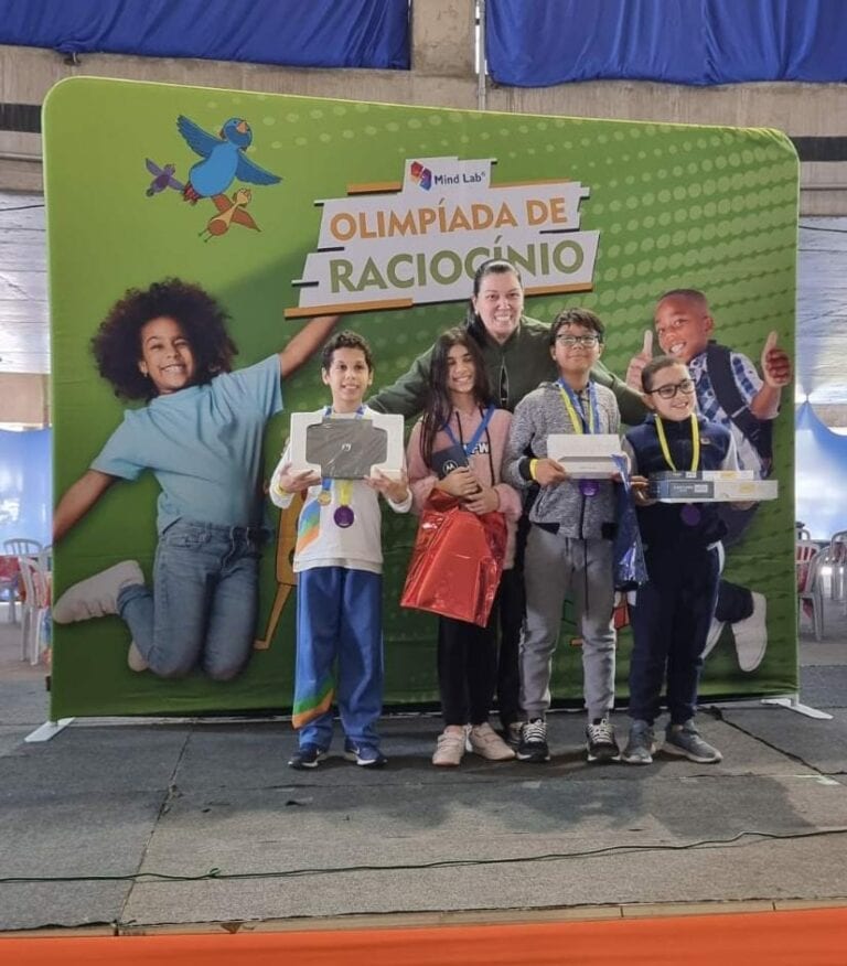 alunos ganhadores do torneio de jogos de raciocínio