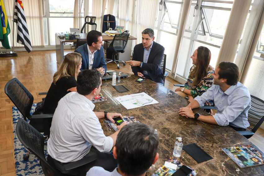 reunião na prefeitura