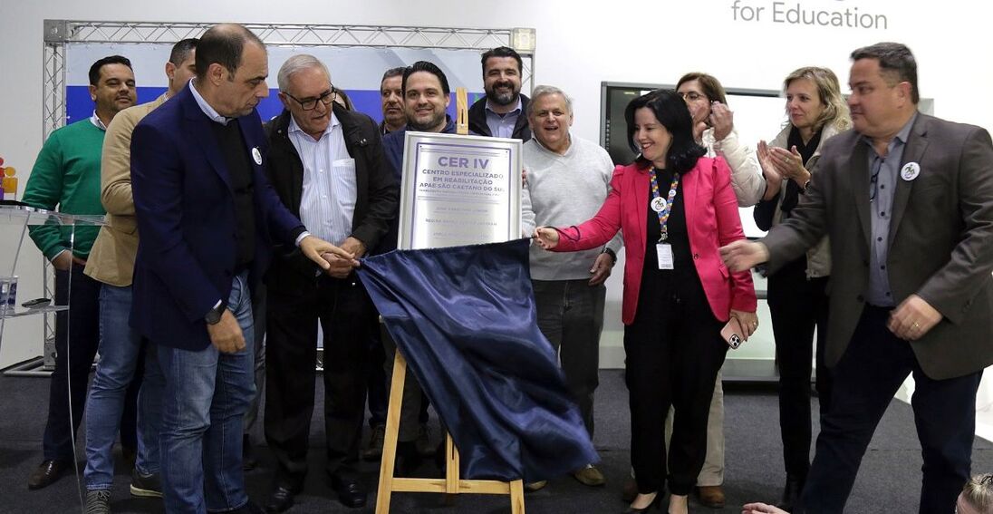 prefeito Auricchio em inauguração