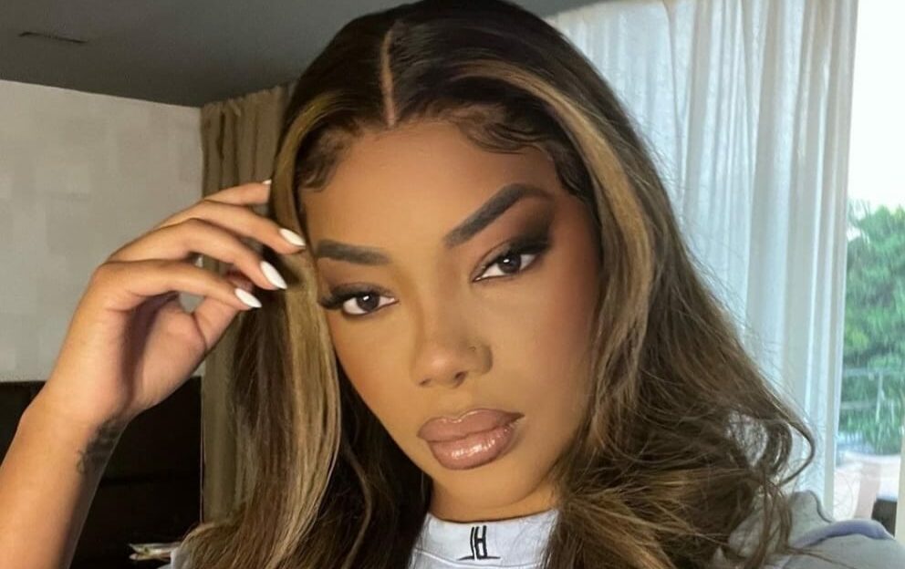 ‘Espero ver vocês em show meu de verdade”, diz Ludmilla no palco do Farraial